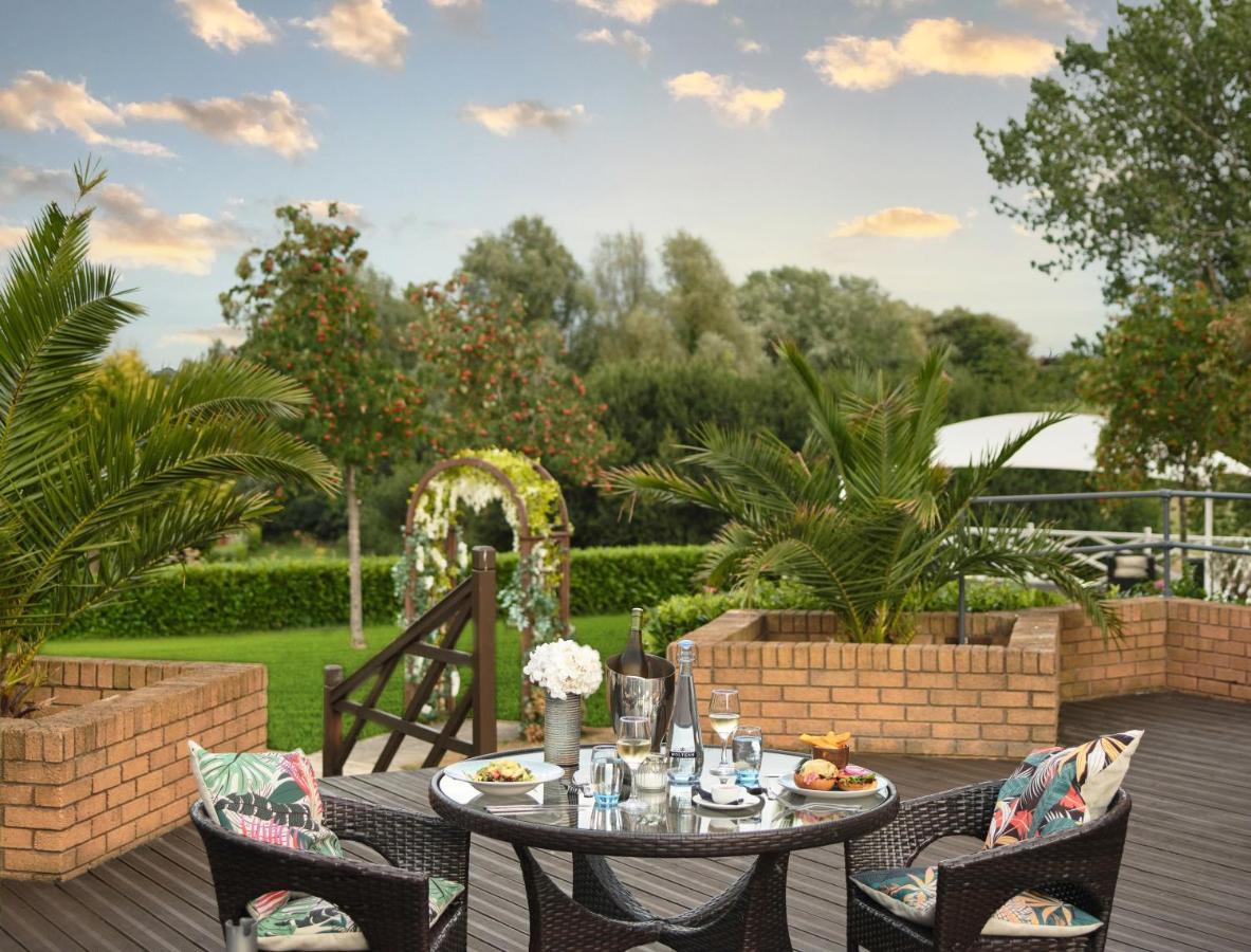 Mercure Milton Keynes Hotel Экстерьер фото