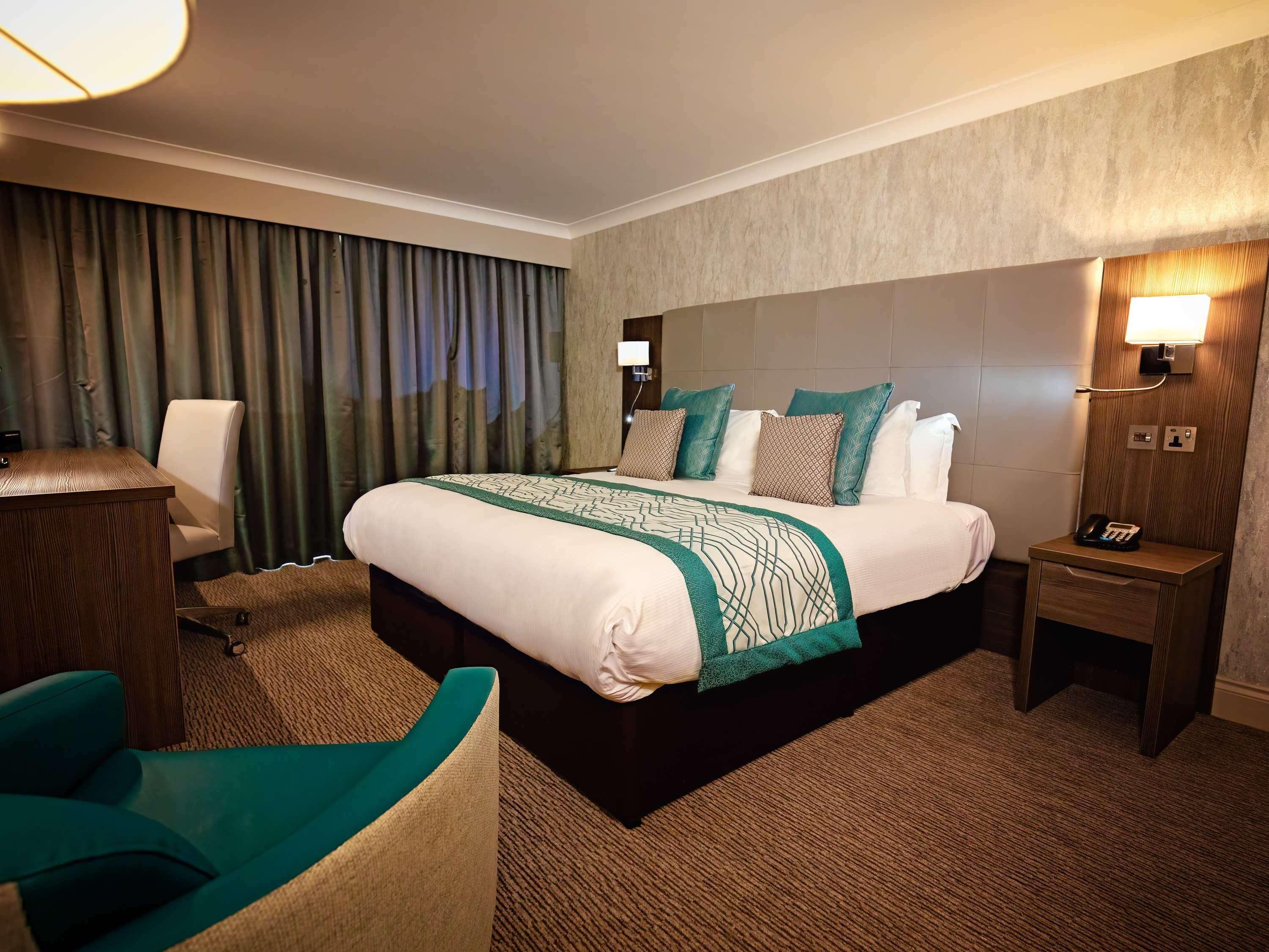 Mercure Milton Keynes Hotel Экстерьер фото