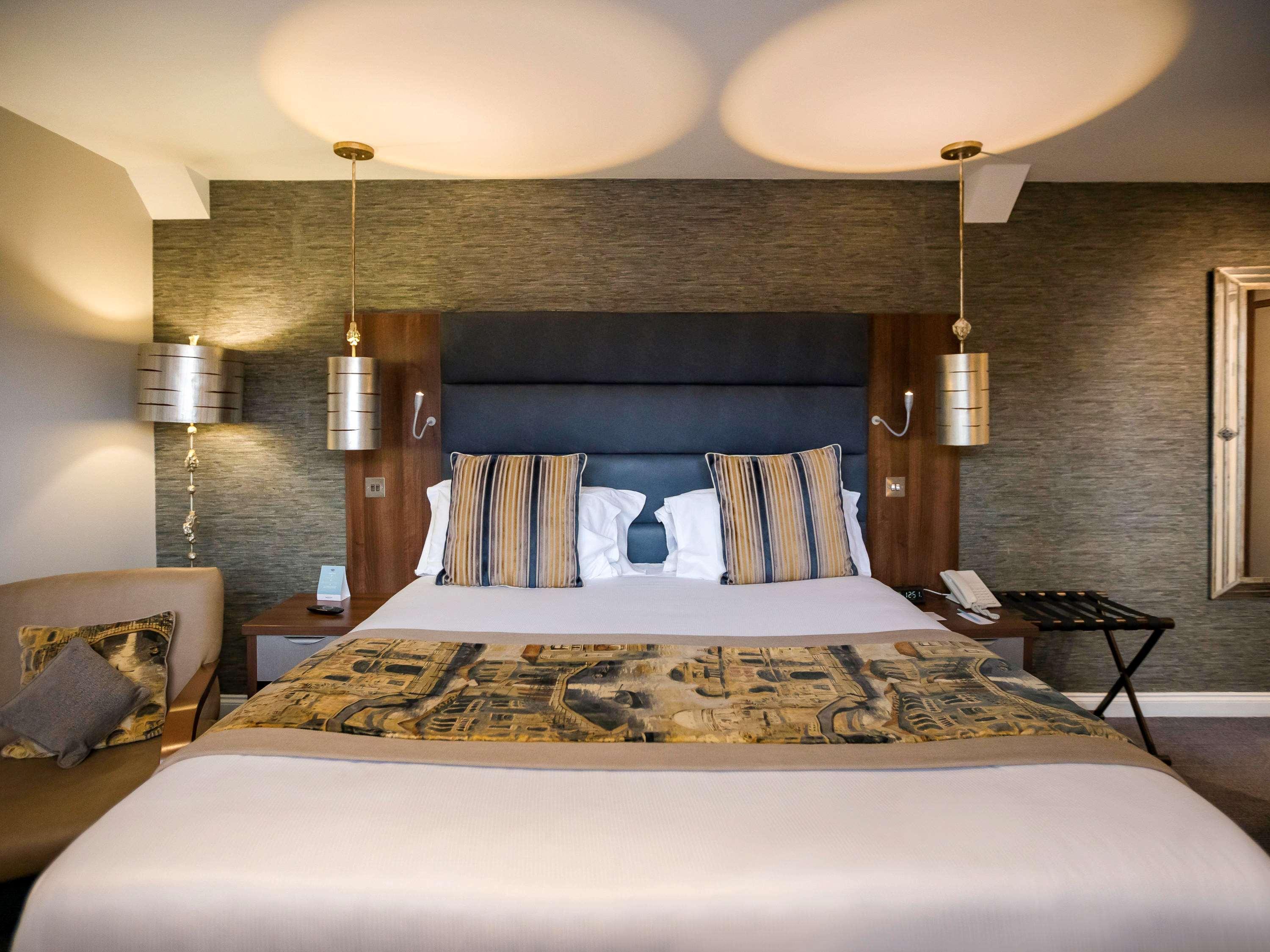 Mercure Milton Keynes Hotel Экстерьер фото