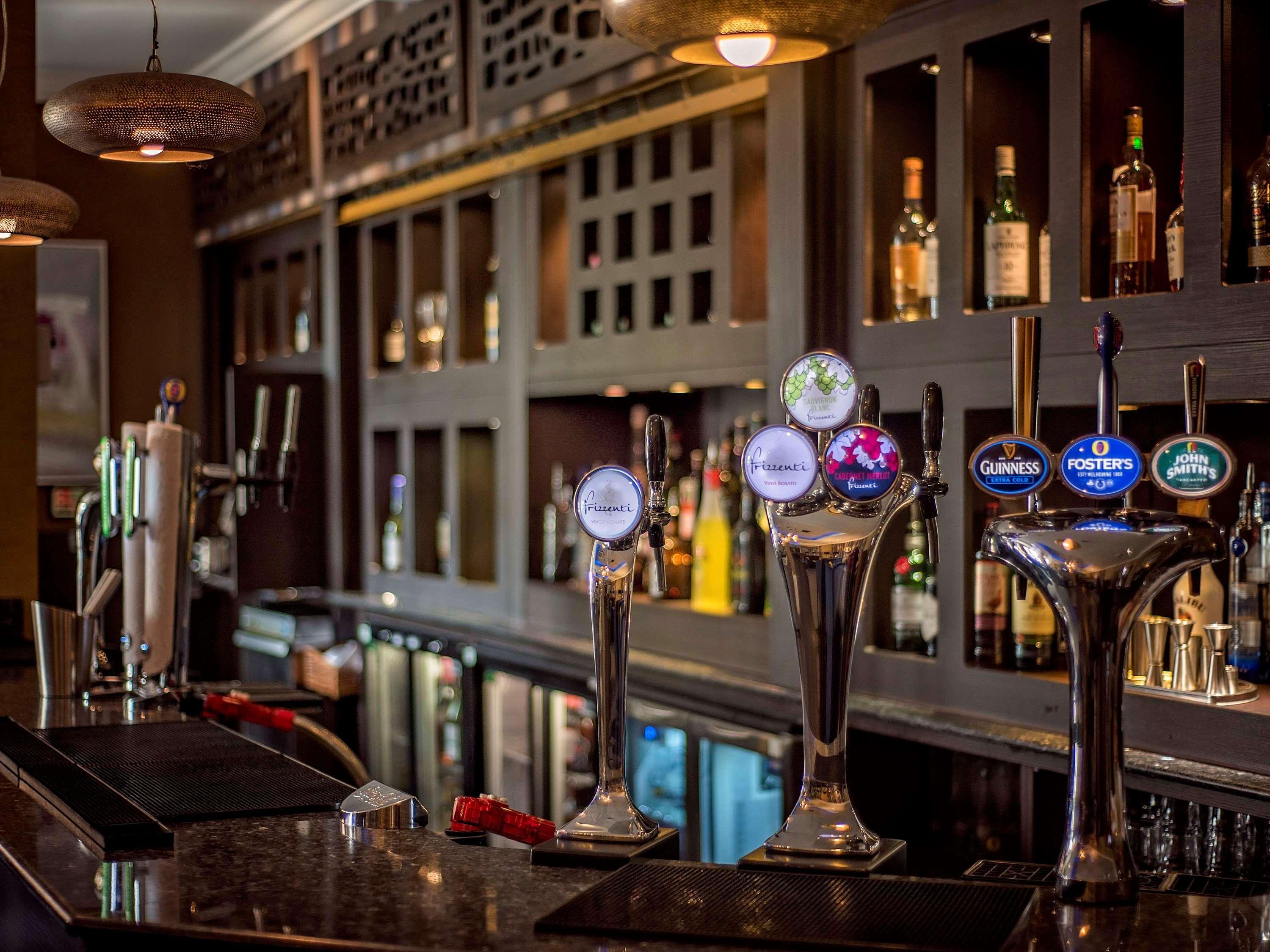 Mercure Milton Keynes Hotel Экстерьер фото