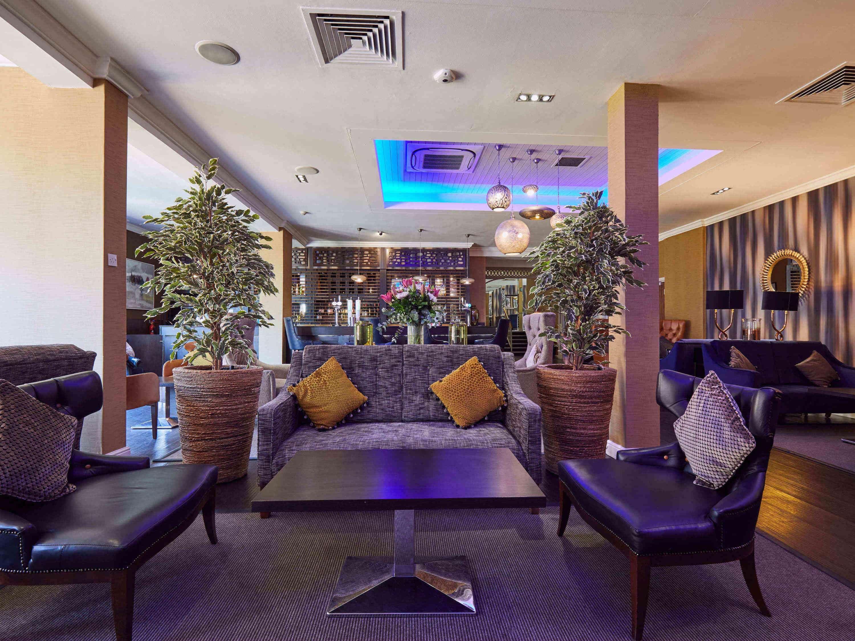 Mercure Milton Keynes Hotel Экстерьер фото