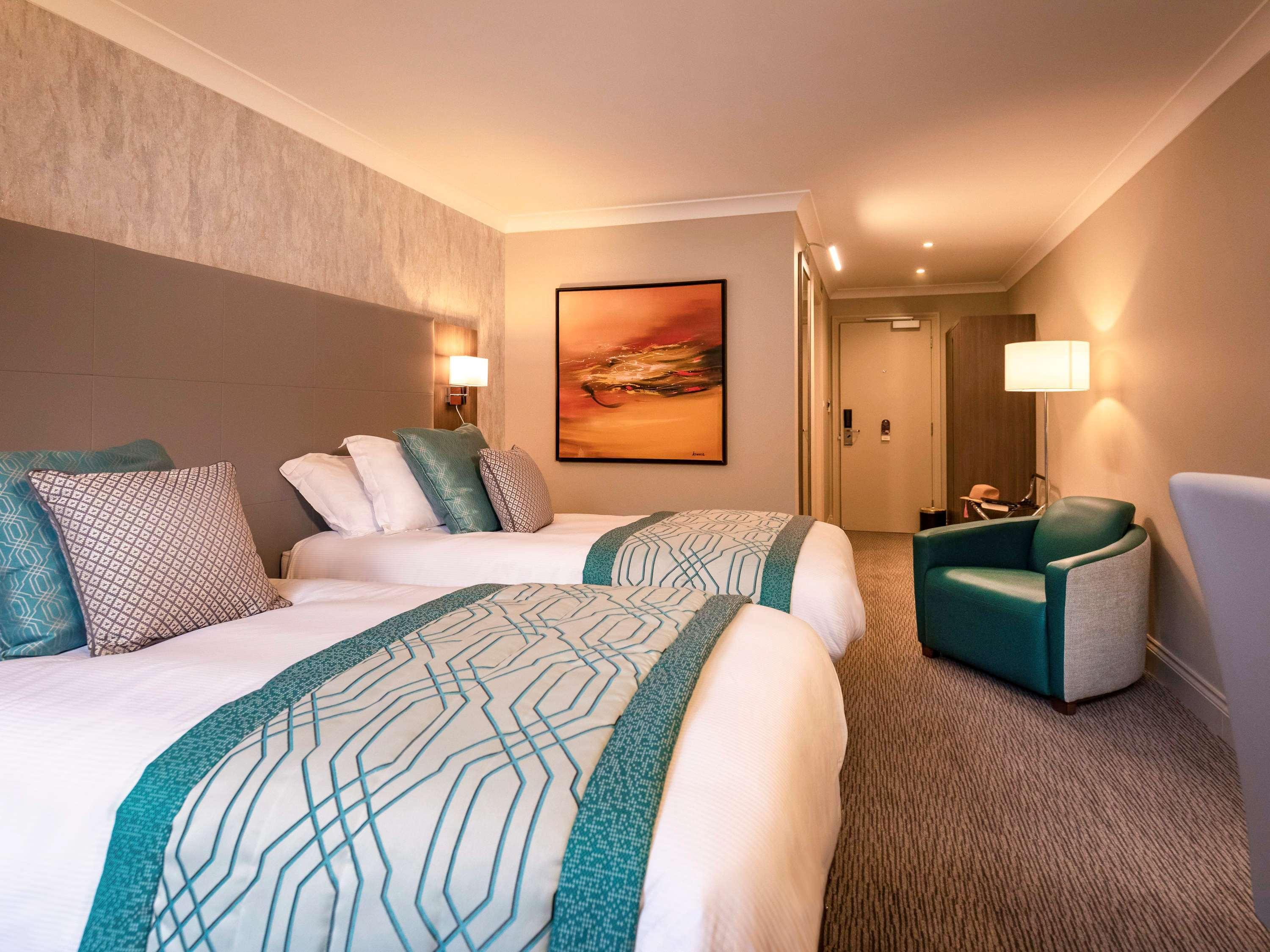 Mercure Milton Keynes Hotel Экстерьер фото