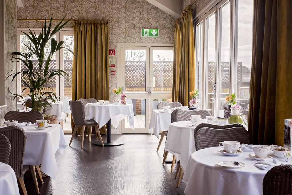Mercure Milton Keynes Hotel Экстерьер фото